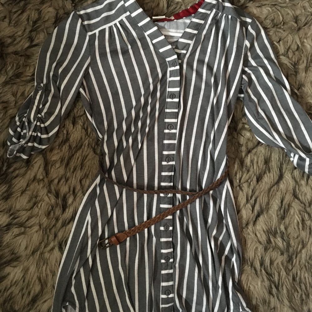 Passport gray and white dress top